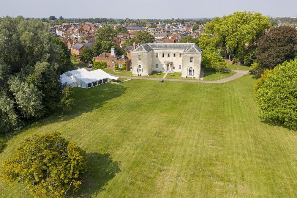 Hitchin Priory Hotel Exterior photo