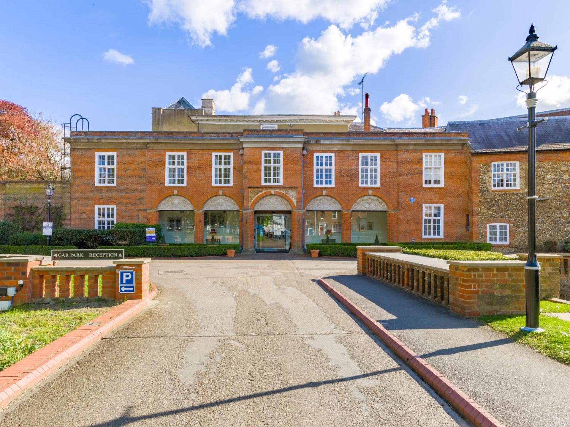 Hitchin Priory Hotel Exterior photo