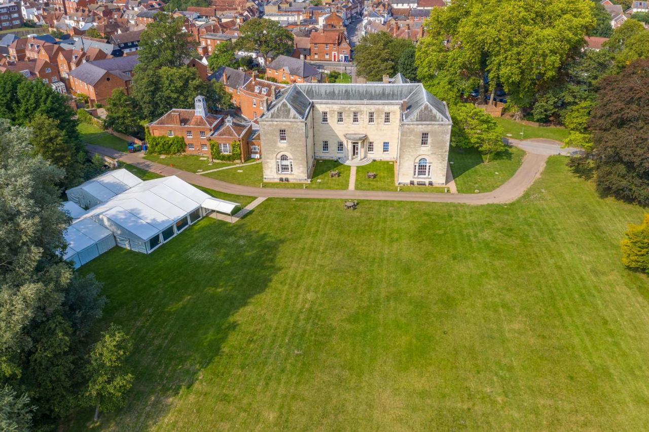 Hitchin Priory Hotel Exterior photo